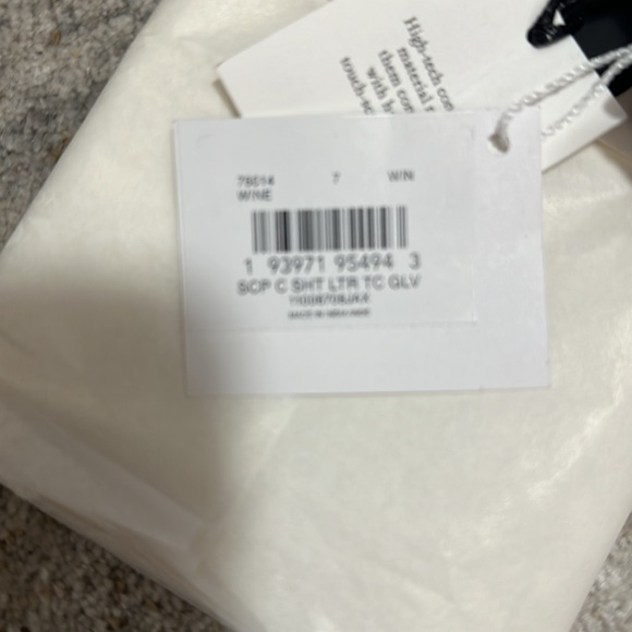 New Signature Coach Genuine Leather Tech Gloves in Wine colour with GiftBox - Picture 9 of 9